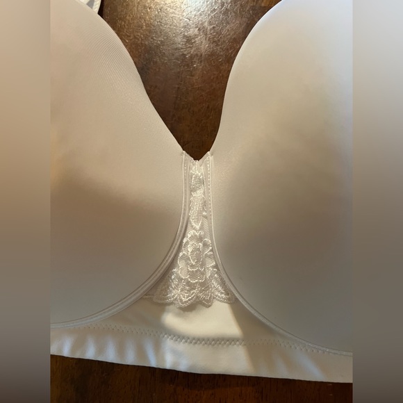 Vanity Fair Beauty Back, Full Figure back smoothing wireless bra, 42DDD, White - Picture 2 of 12